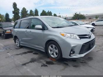  Salvage Toyota Sienna