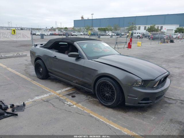  Salvage Ford Mustang