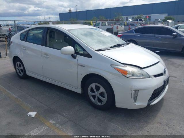  Salvage Toyota Prius