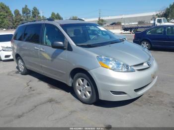  Salvage Toyota Sienna