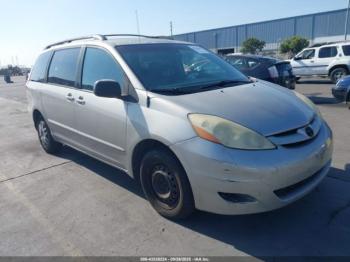  Salvage Toyota Sienna