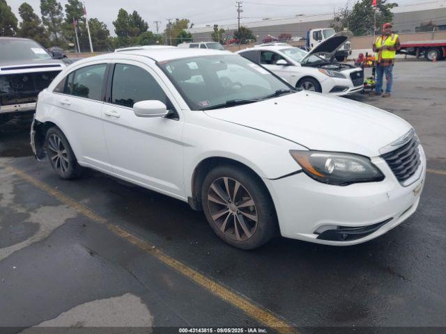  Salvage Chrysler 200