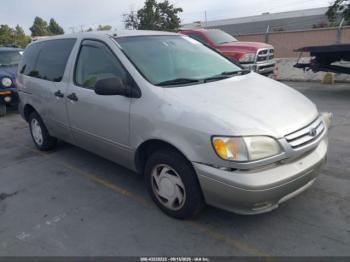  Salvage Toyota Sienna