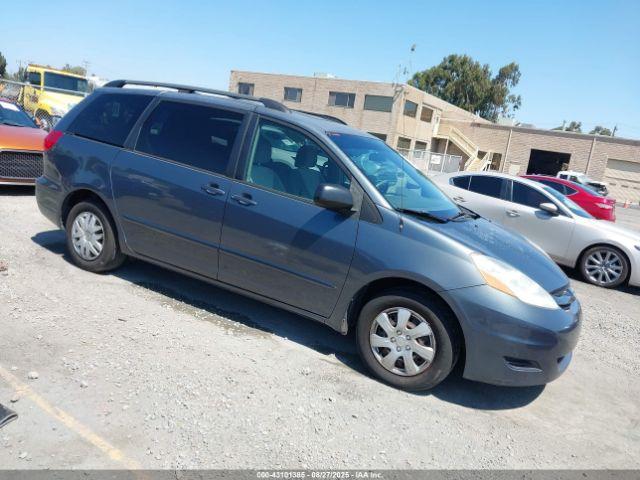  Salvage Toyota Sienna
