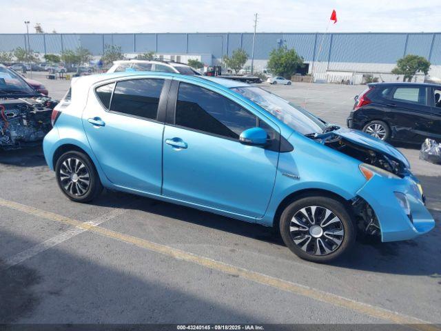  Salvage Toyota Prius c