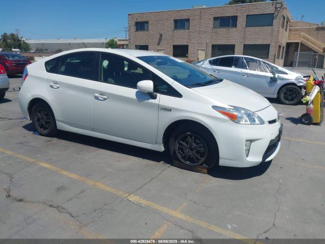  Salvage Toyota Prius
