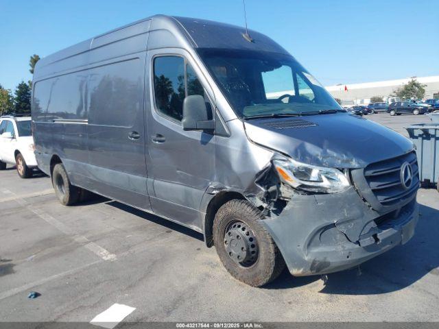  Salvage Mercedes-Benz Sprinter 3500
