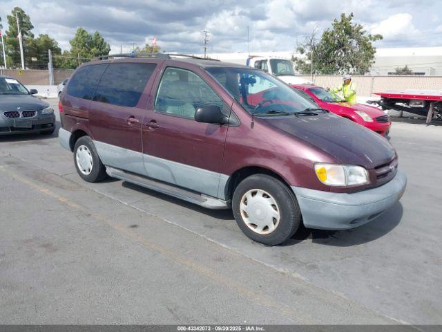  Salvage Toyota Sienna