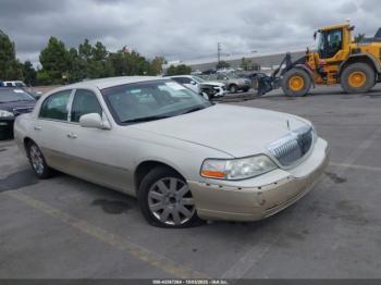  Salvage Lincoln Towncar