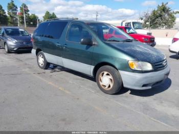  Salvage Toyota Sienna