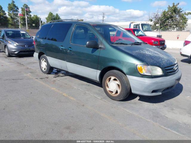  Salvage Toyota Sienna