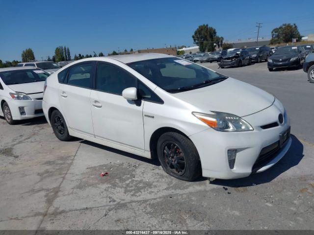  Salvage Toyota Prius