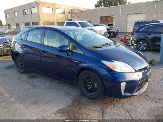  Salvage Toyota Prius