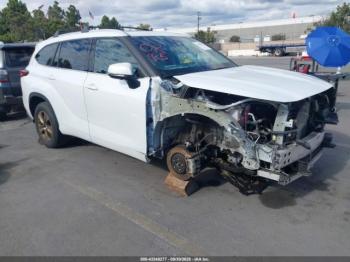  Salvage Toyota Highlander