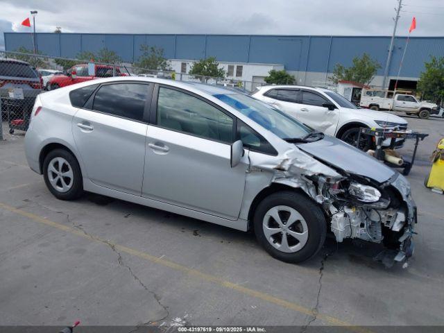  Salvage Toyota Prius