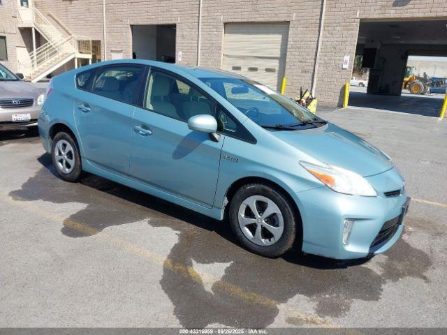  Salvage Toyota Prius