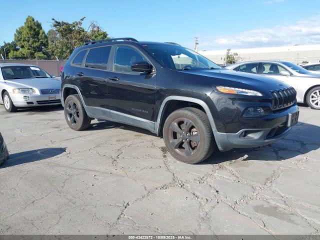  Salvage Jeep Cherokee