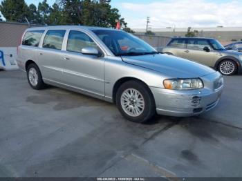  Salvage Volvo V70