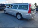 Volvo V70 2.4 Image 2