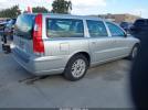 Volvo V70 2.4 Image 5