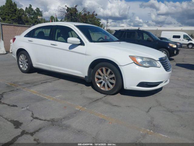  Salvage Chrysler 200