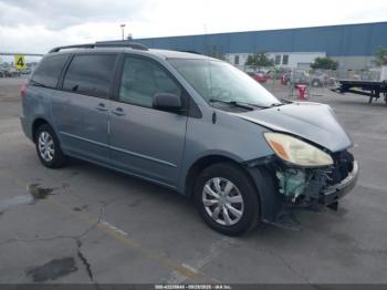  Salvage Toyota Sienna