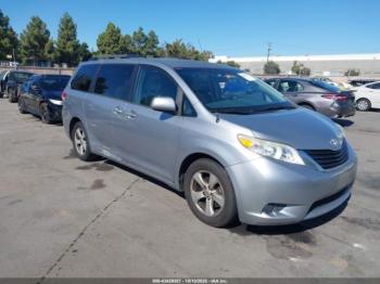  Salvage Toyota Sienna