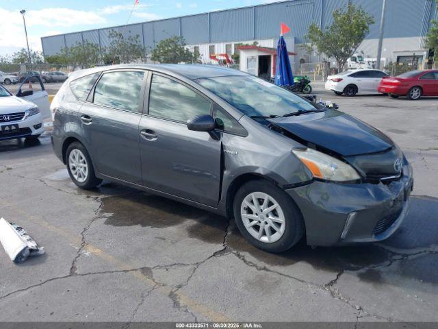  Salvage Toyota Prius v
