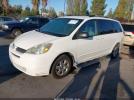 Toyota Sienna Le Image 2