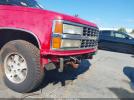 Chevrolet Suburban C1500 Image 11