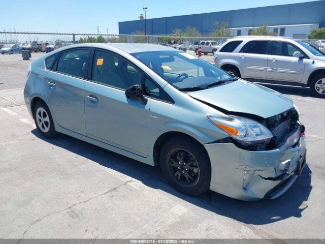  Salvage Toyota Prius