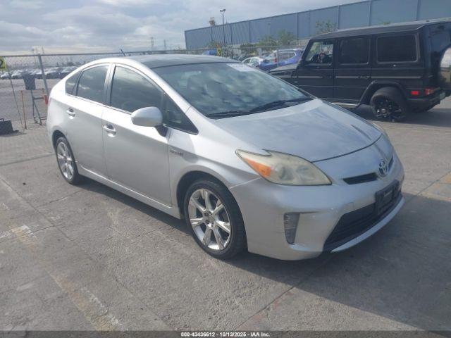  Salvage Toyota Prius