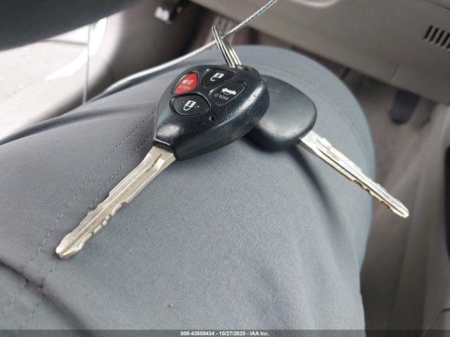 Toyota Camry Le Image 9