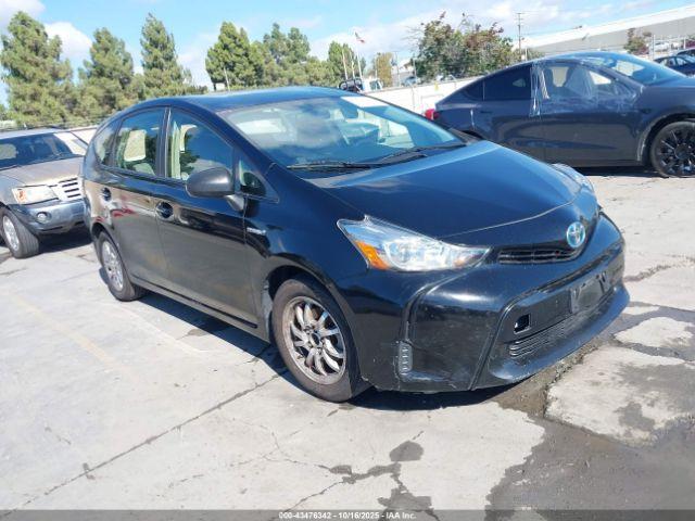 Salvage Toyota Prius v
