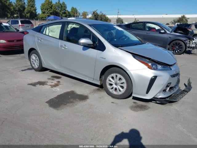 Salvage Toyota Prius