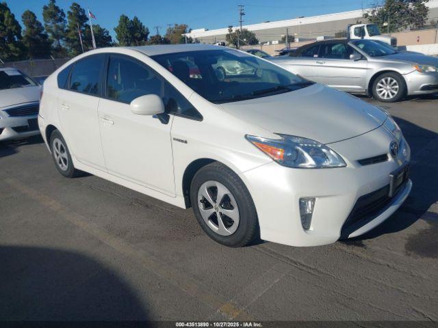  Salvage Toyota Prius