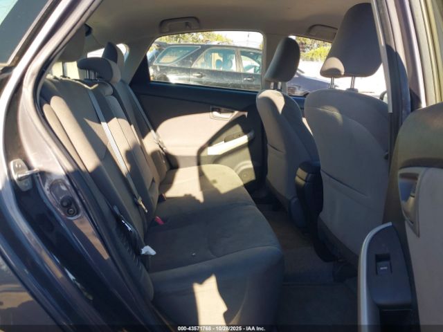 Toyota Prius Three Image 15