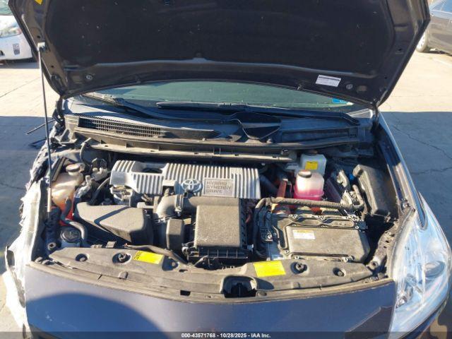 Toyota Prius Three Image 2