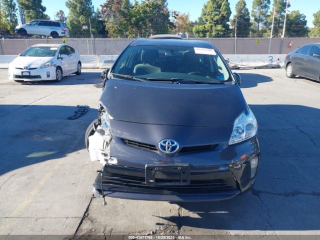 Toyota Prius Three Image 16