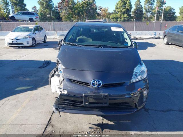 Toyota Prius Three Image 16