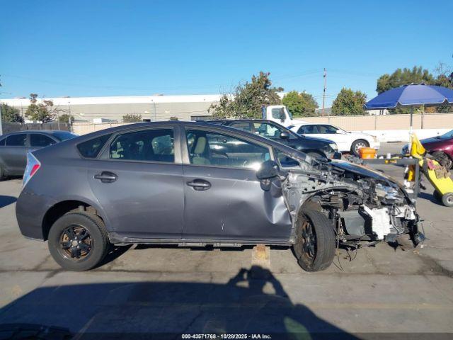 Toyota Prius Three Image 18