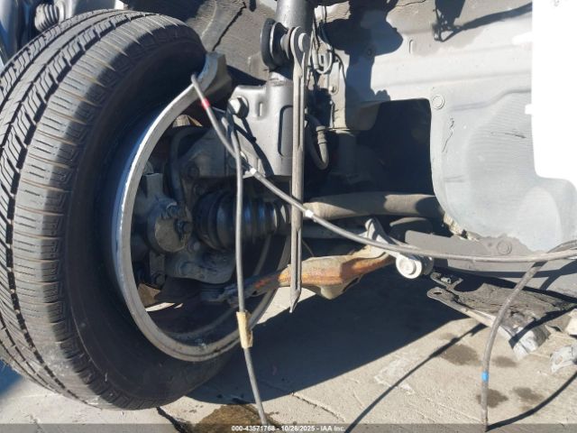 Toyota Prius Three Image 6