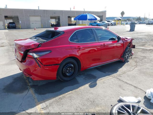 Toyota Camry Se Image 2