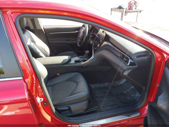 Toyota Camry Se Image 4