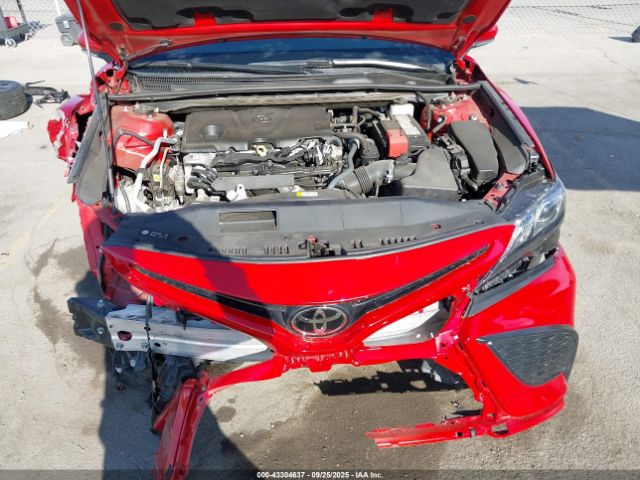 Toyota Camry Se Image 16