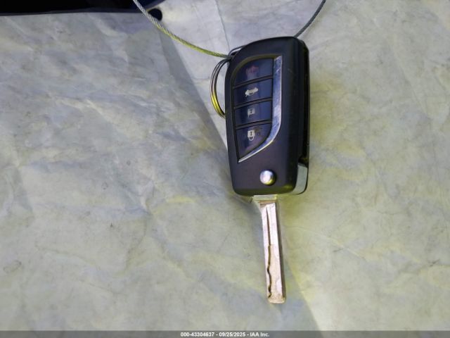 Toyota Camry Se Image 10