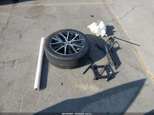 Toyota Camry Se Image 3