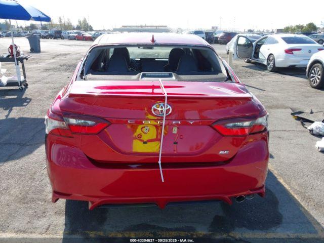 Toyota Camry Se Image 14