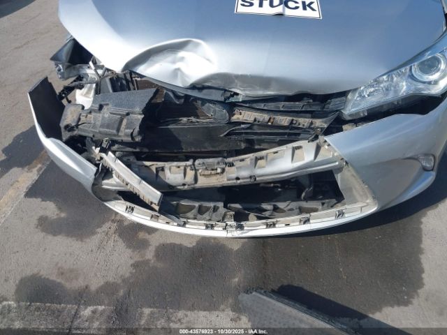 Toyota Camry Se Image 10