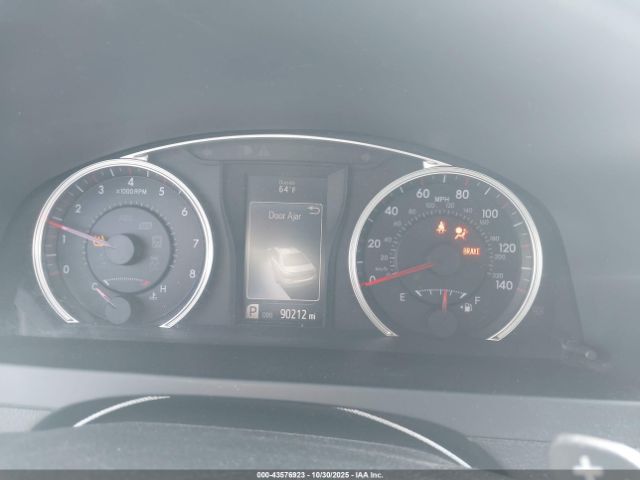 Toyota Camry Se Image 3